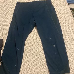 Old Navy XL Well Used Paint Marks Navy Blue Capri